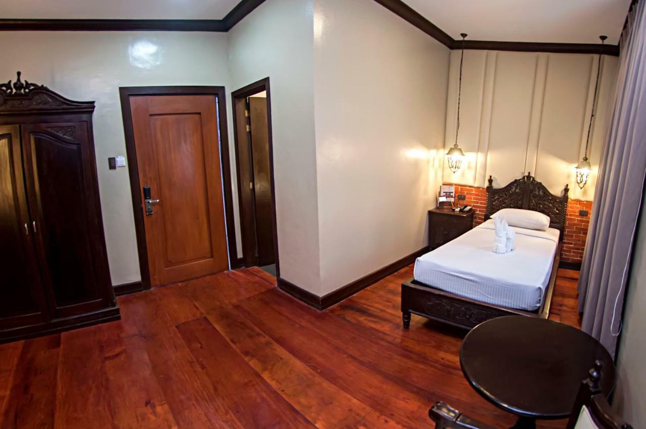 Vigan Plaza Hotel ภายนอก รูปภาพ