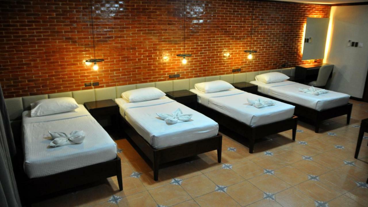 Vigan Plaza Hotel ภายนอก รูปภาพ