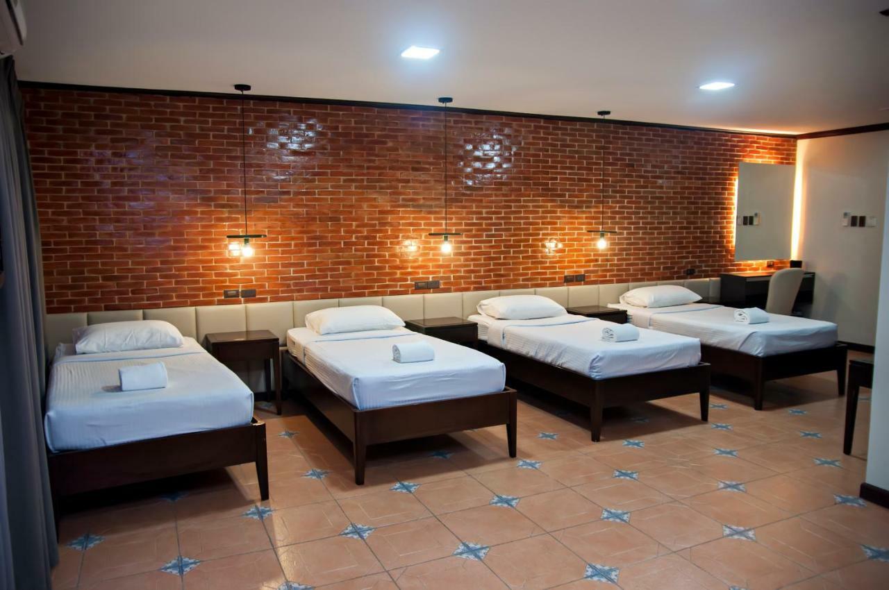 Vigan Plaza Hotel ภายนอก รูปภาพ